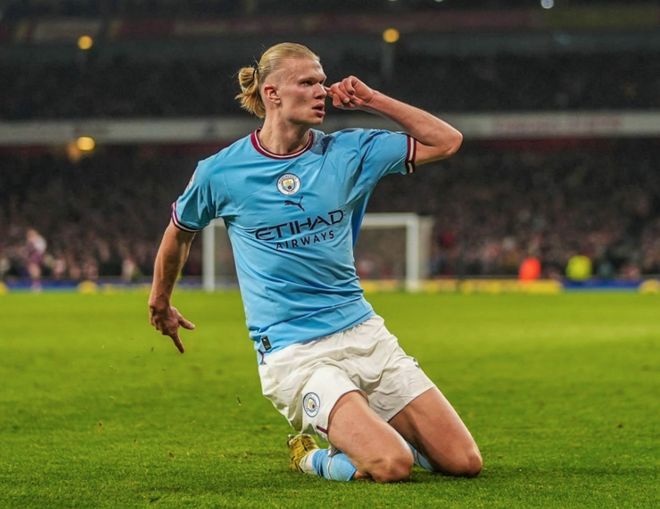 遗憾空砍！布克27投13中贡献38分5助攻（布克27投13中轰38分5助，仍难挽败局）